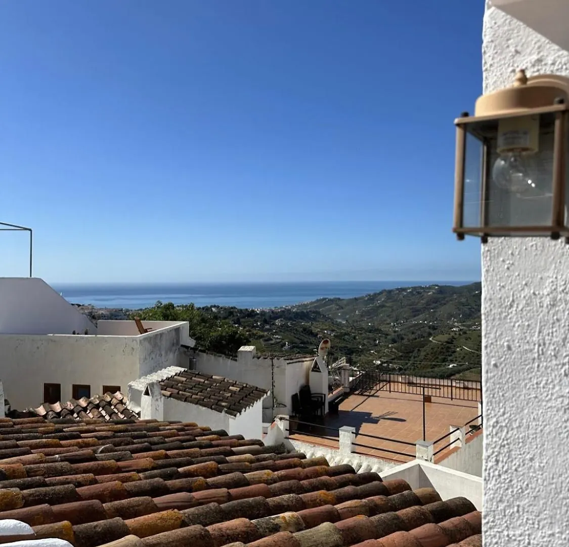Village Town House With Sea Views And Roof Top Terrace Frigiliana